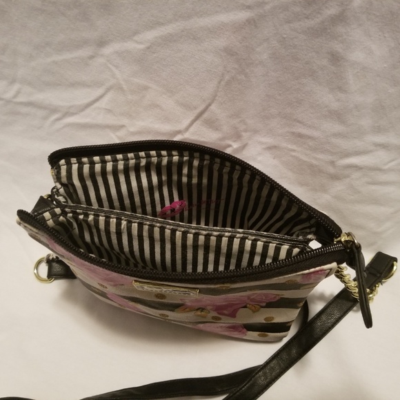 Crossbody Purse - Picture 4 of 7